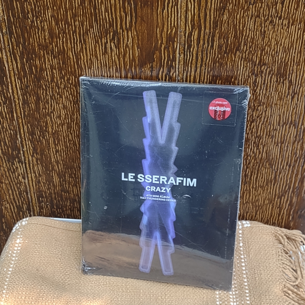 LE SSERAFIM CRAZY- 4th Mini Album Vol. 1 Thundering Cedar Sealed